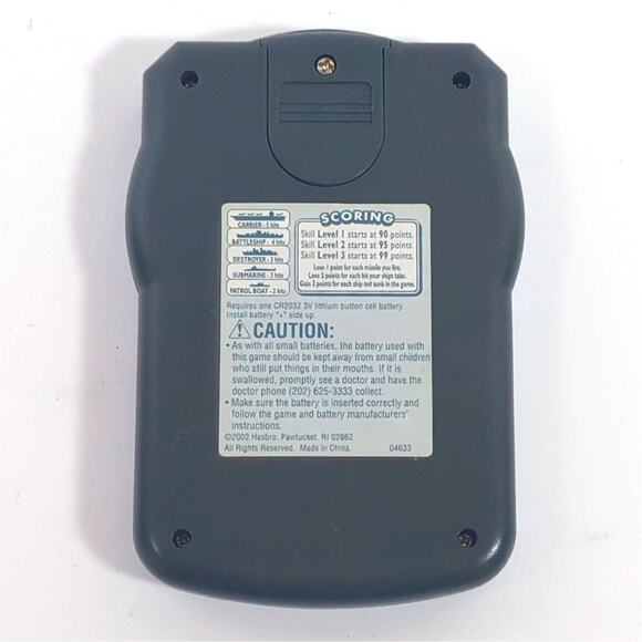 BATTLESHIP Electronic Handheld Game Hasbro Pocket Size 2002 Travel - Picture 2 of 2